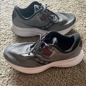 Saucony Women's 8.5D (WIDE) Charcoal and Burgundy Athletic Sneakers